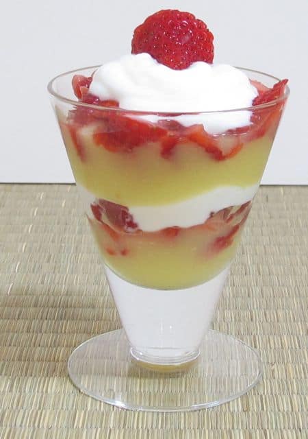 strawberry, parfait, yogurt, lemon curd, strawberries