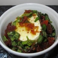 Basil, sun-dried tomatoes and goat cheese – pure joy in olive oil
