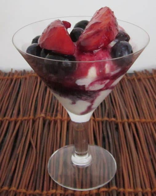how to make balsamic blueberries with peaches, easy recipe, hot weather recipe, ice cream topping