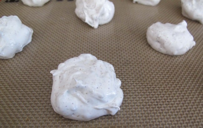 baking meringues