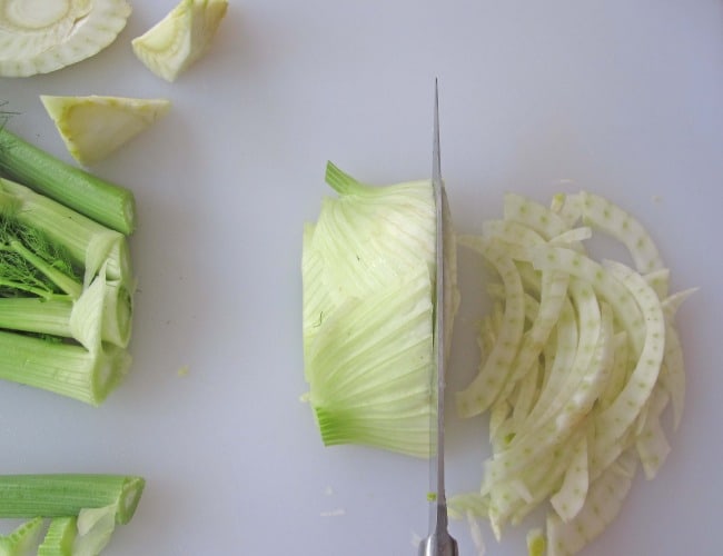 slicing fennel