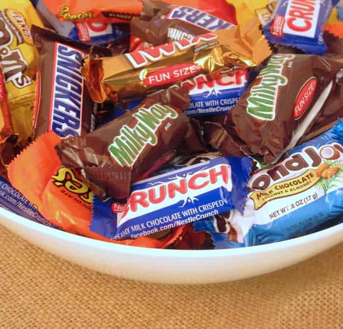 bowl of Halloween candy mini bars