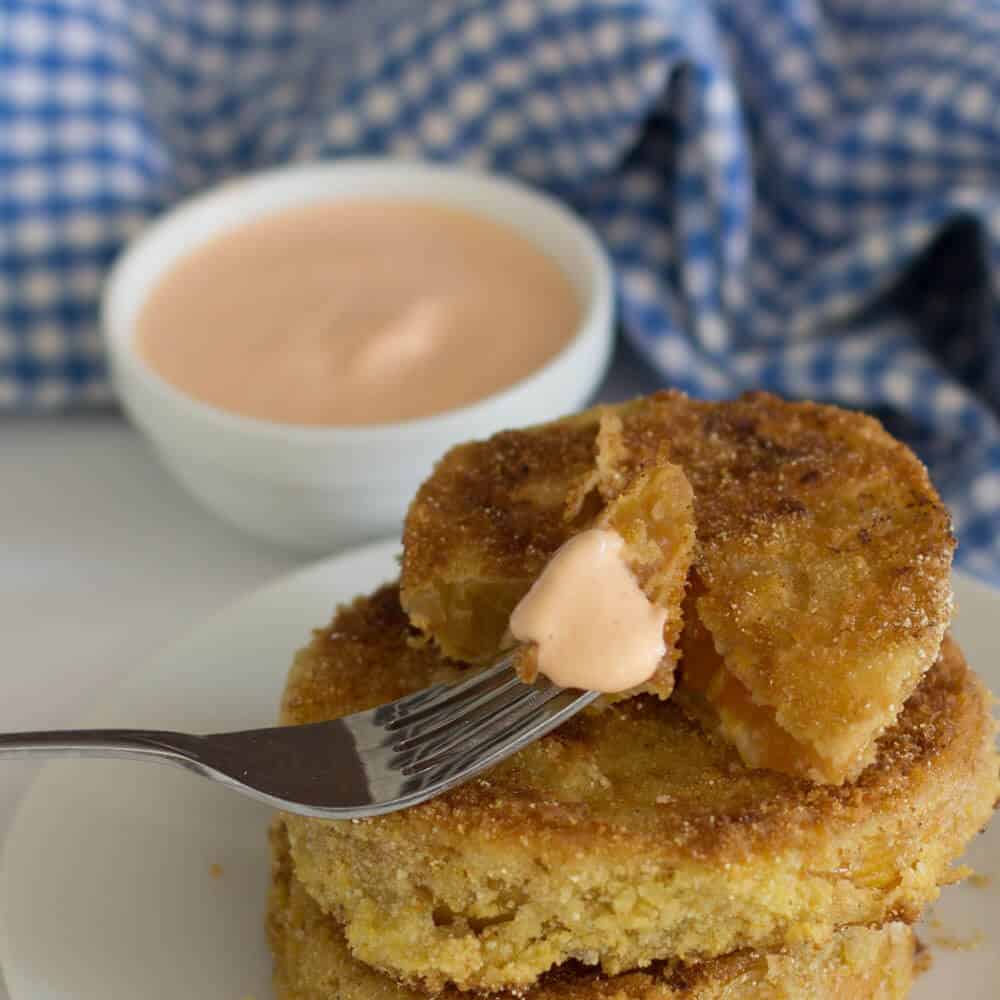 Super Easy Sriracha Dipping Sauce ion fried green tomatoes.