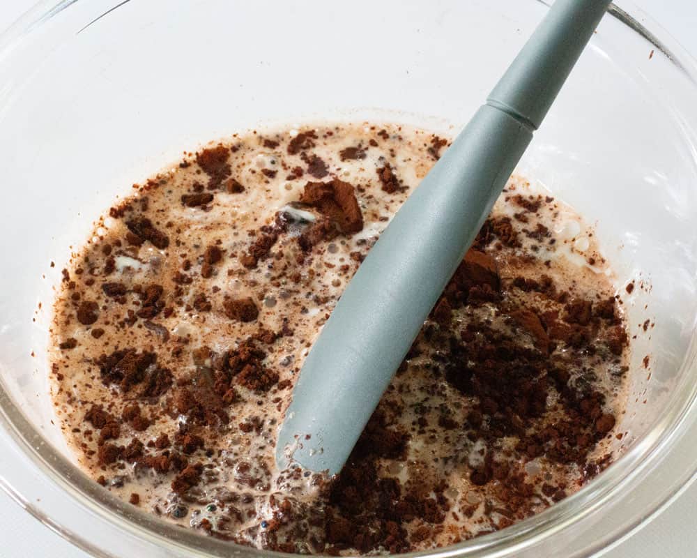 mixing chocolate topping (ganache) for tatlets