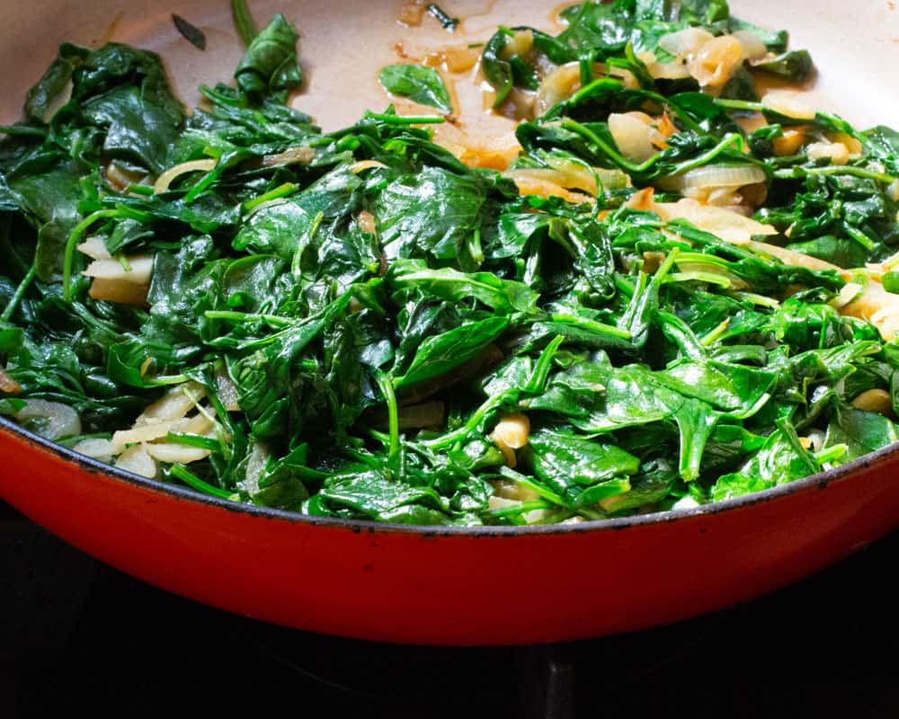 spinach cooked for crustless quiche 