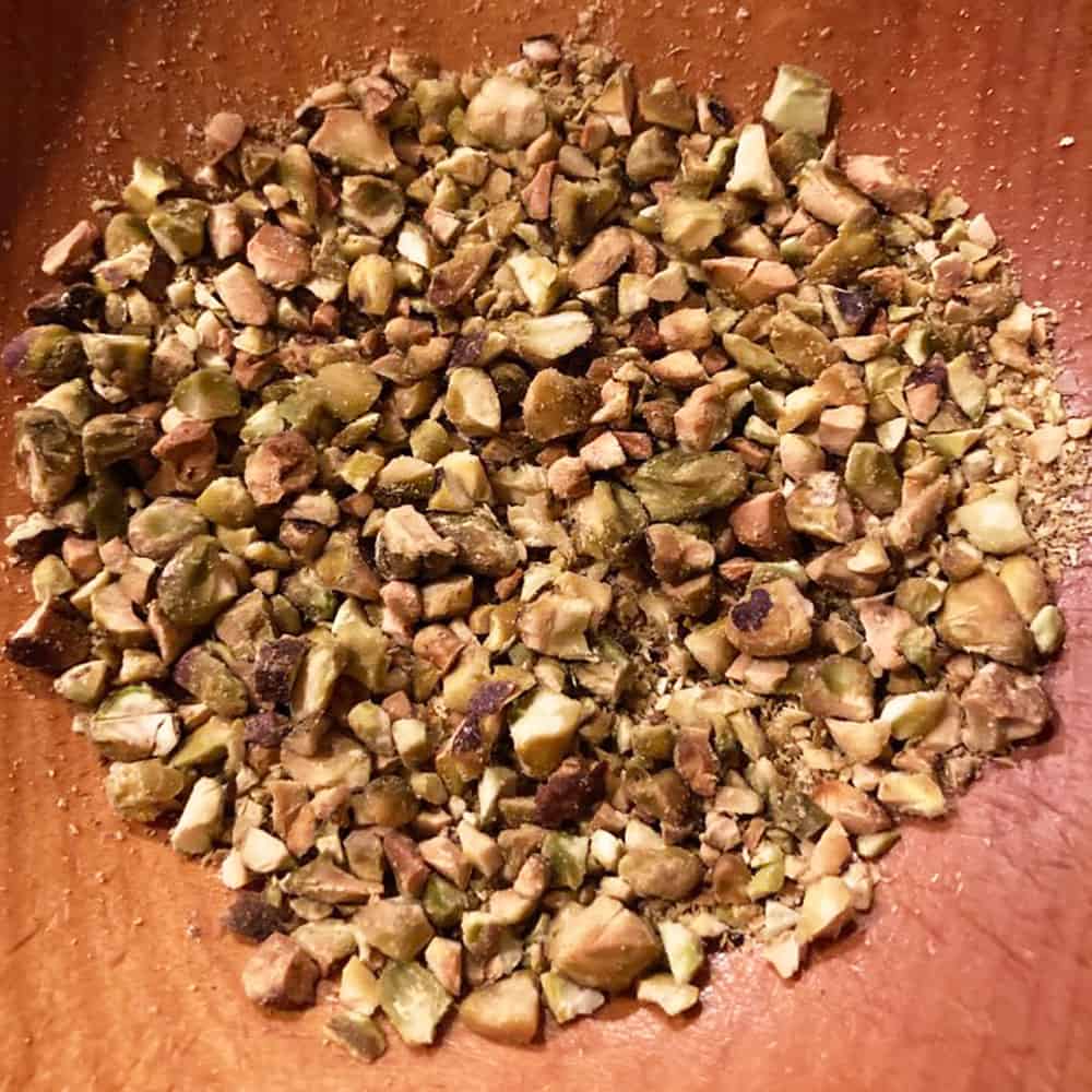 toasted and chopped pistachios for chocolate pasta